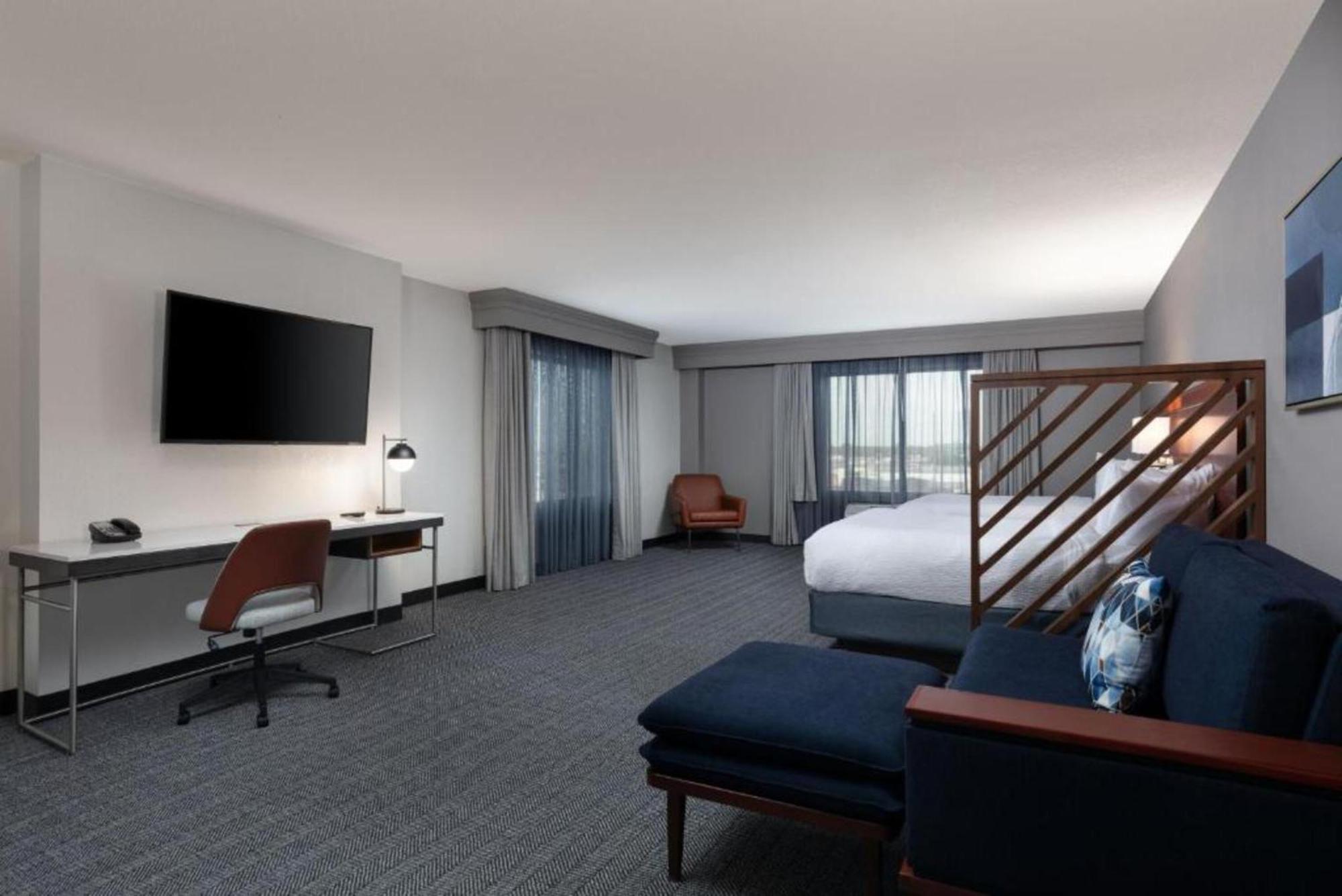 Courtyard By Marriott Wichita At Old Town Hotel Exterior photo