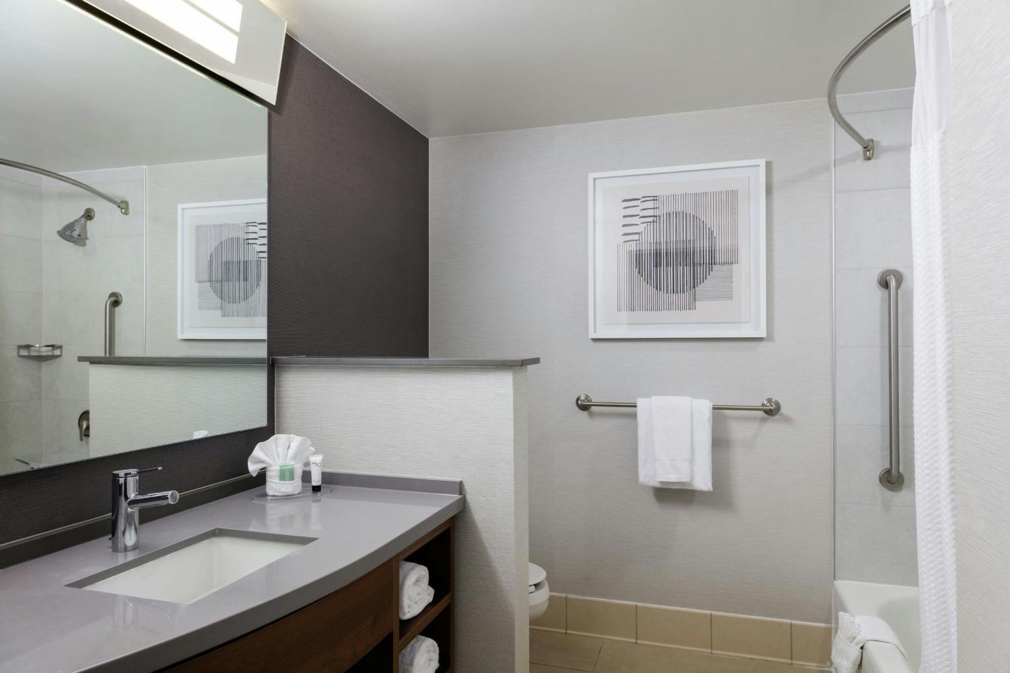 Courtyard By Marriott Wichita At Old Town Hotel Exterior photo